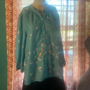 Butterflies!!! Super feminine pretty top. Tags on , size small